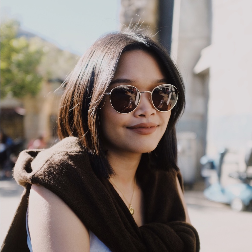 Meet your Posher, Monica